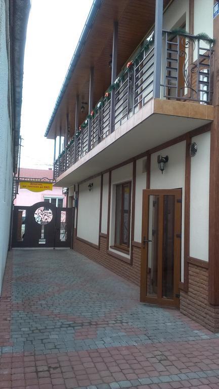 Zlata Praha Hotel Mukacheve Exterior photo